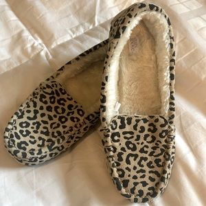 Leopard print slippers